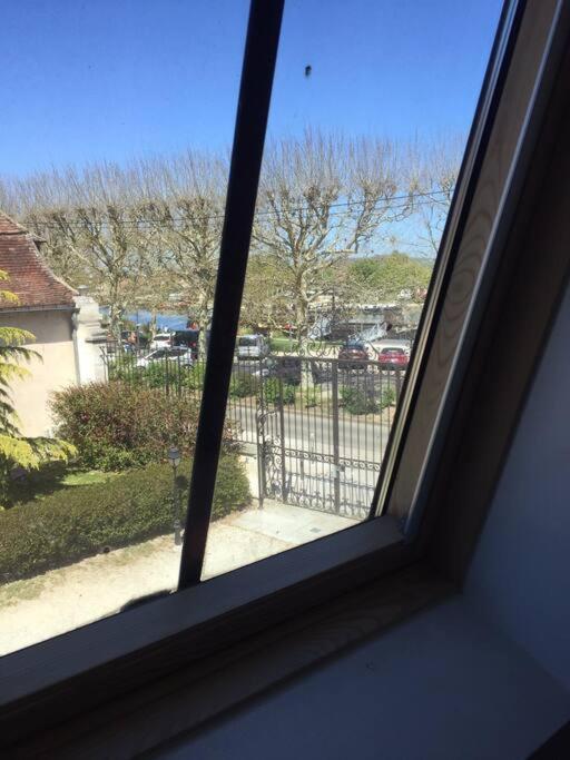 Bel Appart Au Bord De L'Eau Proche Gare Avec Wifi Auxerre Exterior photo