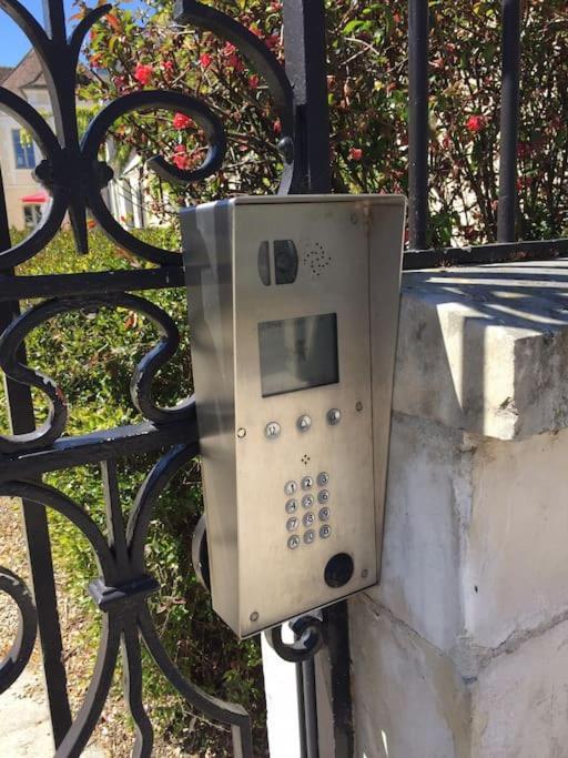 Bel Appart Au Bord De L'Eau Proche Gare Avec Wifi Auxerre Exterior photo